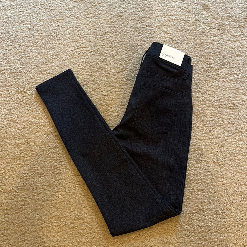 NWT - Calvin Klein jeggings size 0